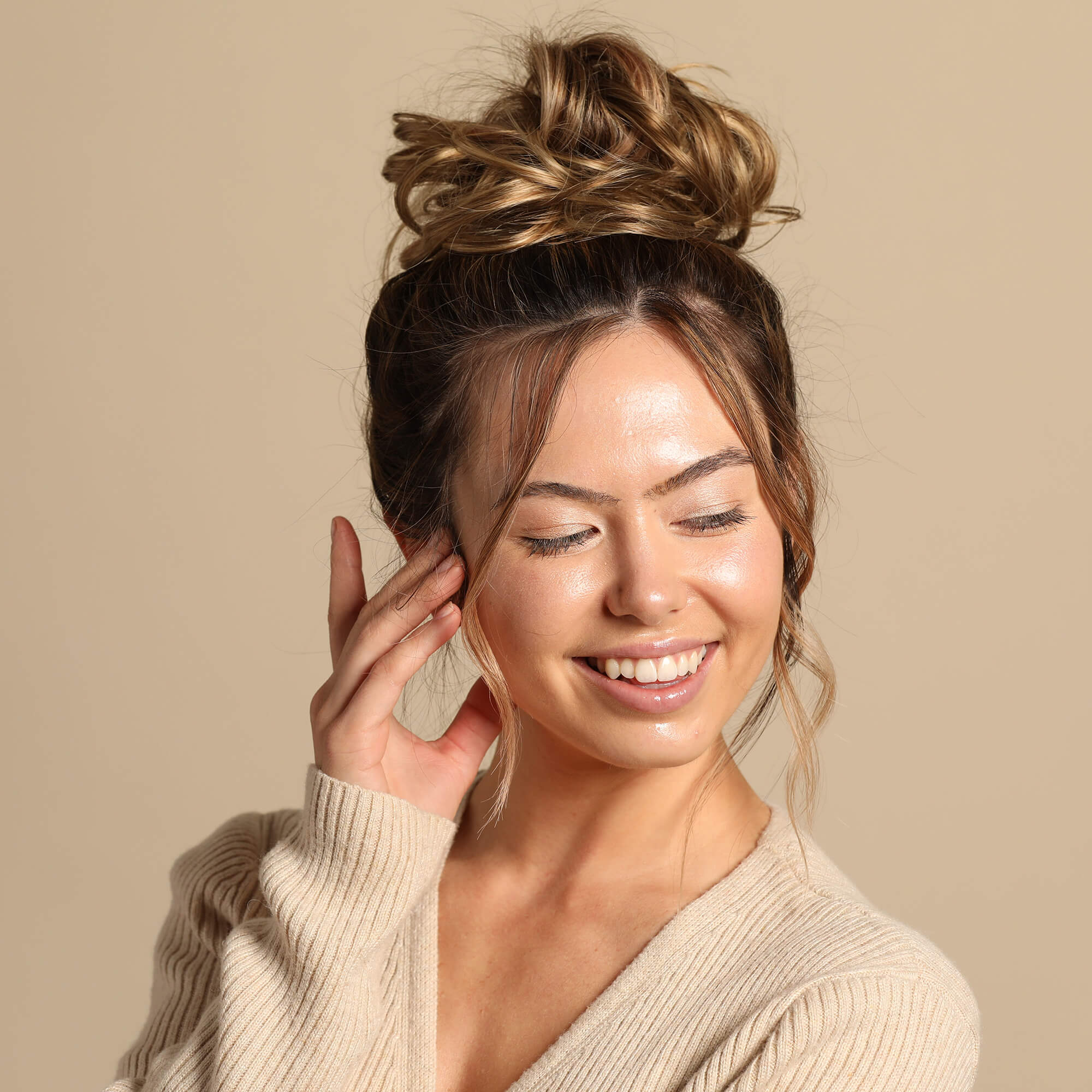 Top Knot Messy Bun Ponytail Holder Hair Extension - Original - Highlighted