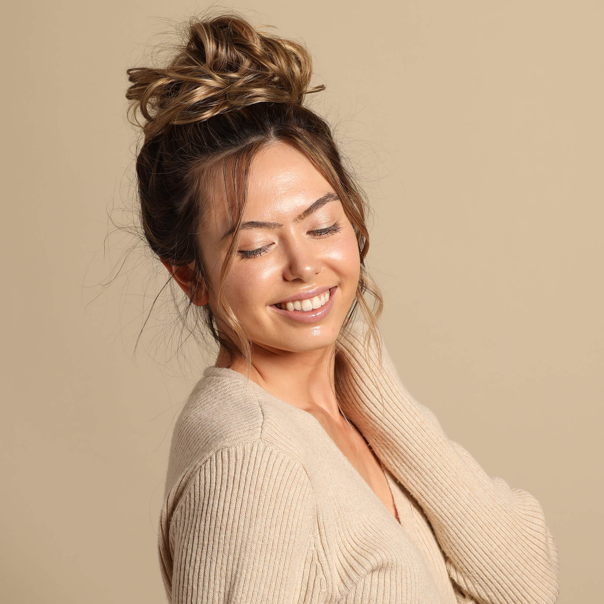 Top Knot Messy Bun Ponytail Holder Hair Extension - Original - Highlighted