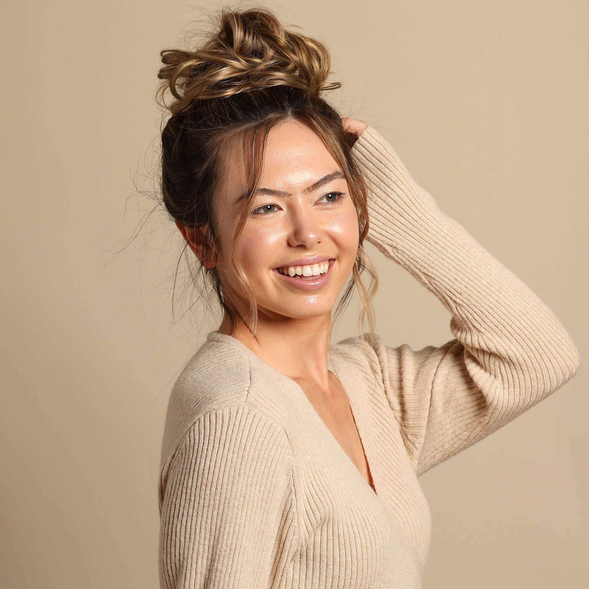 Top Knot Messy Bun Ponytail Holder Hair Extension - Original - Highlighted