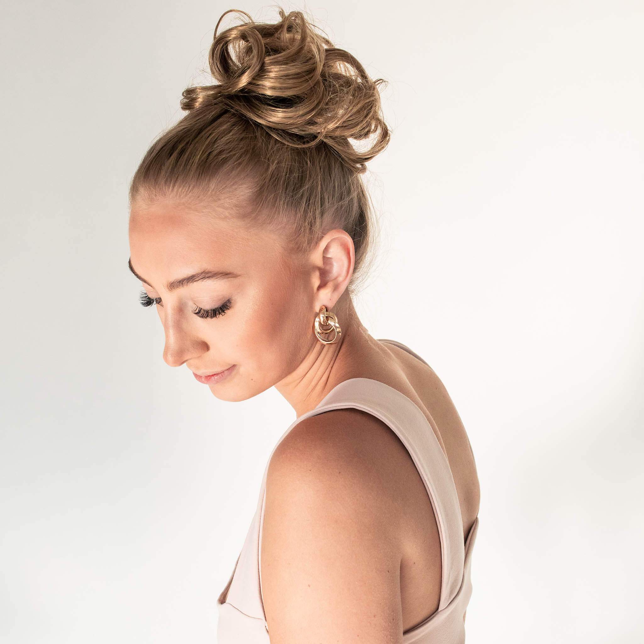 Madison Braid Bundle - Top Knot Ponytail Holder & Dry Shampoo - Dirty Blonde