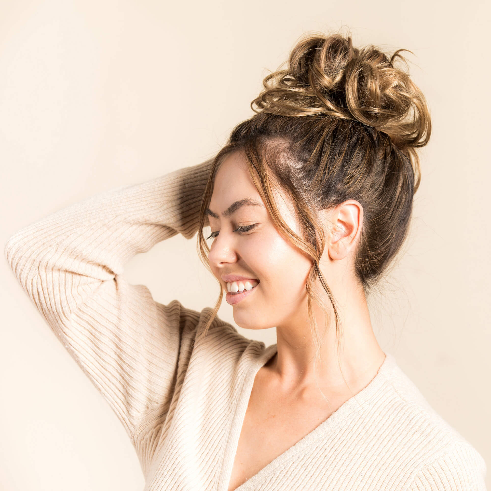 Top Knot Messy Bun Ponytail Holder Hair Extension - Original - Highlighted